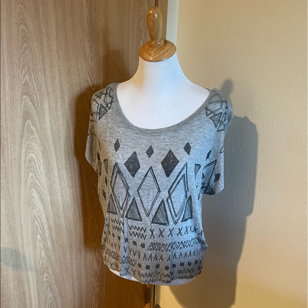 Forever 21 - Gray Patterned Top - Size S/P